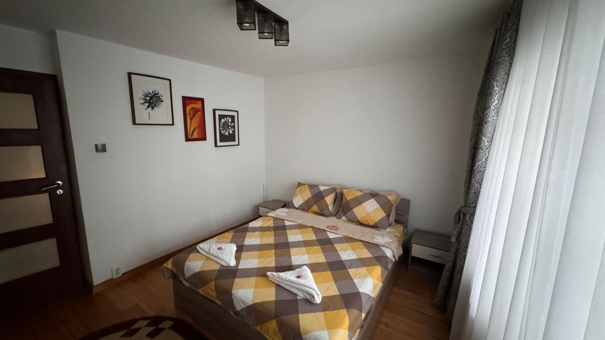 Apartament 3 Camere オトペニ エクステリア 写真